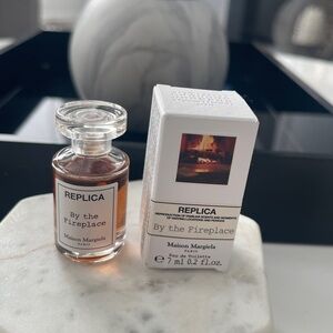 Replica By The Fireplace Deluxe Mini, Travel Size Mini 7 ml